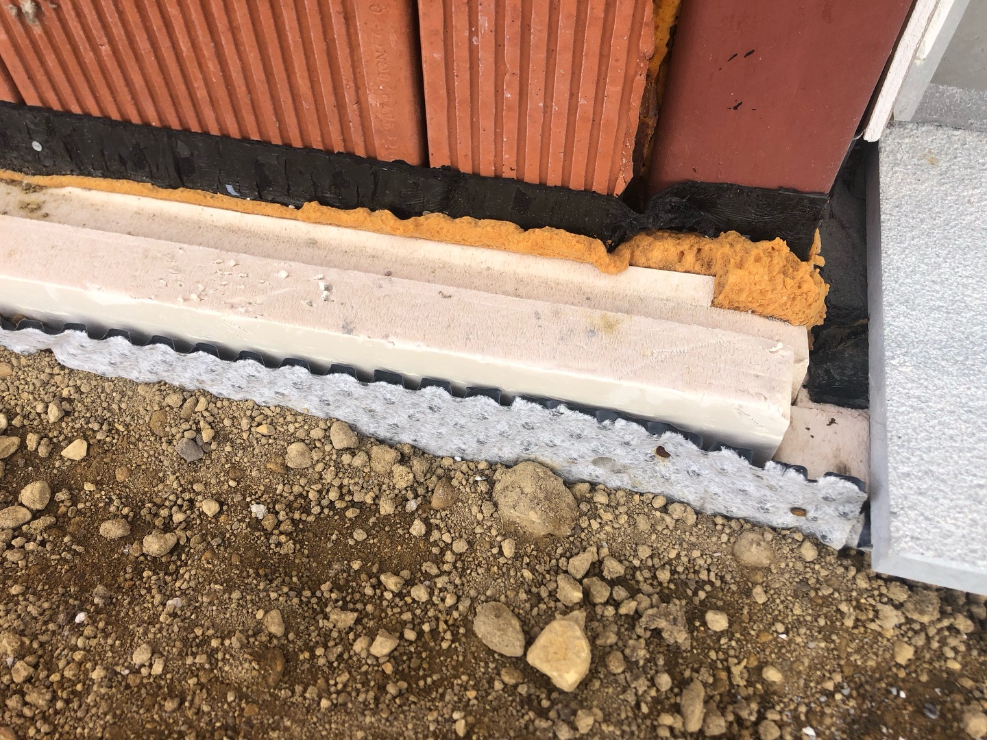 Materia, luz y detalle constructivo — 002
