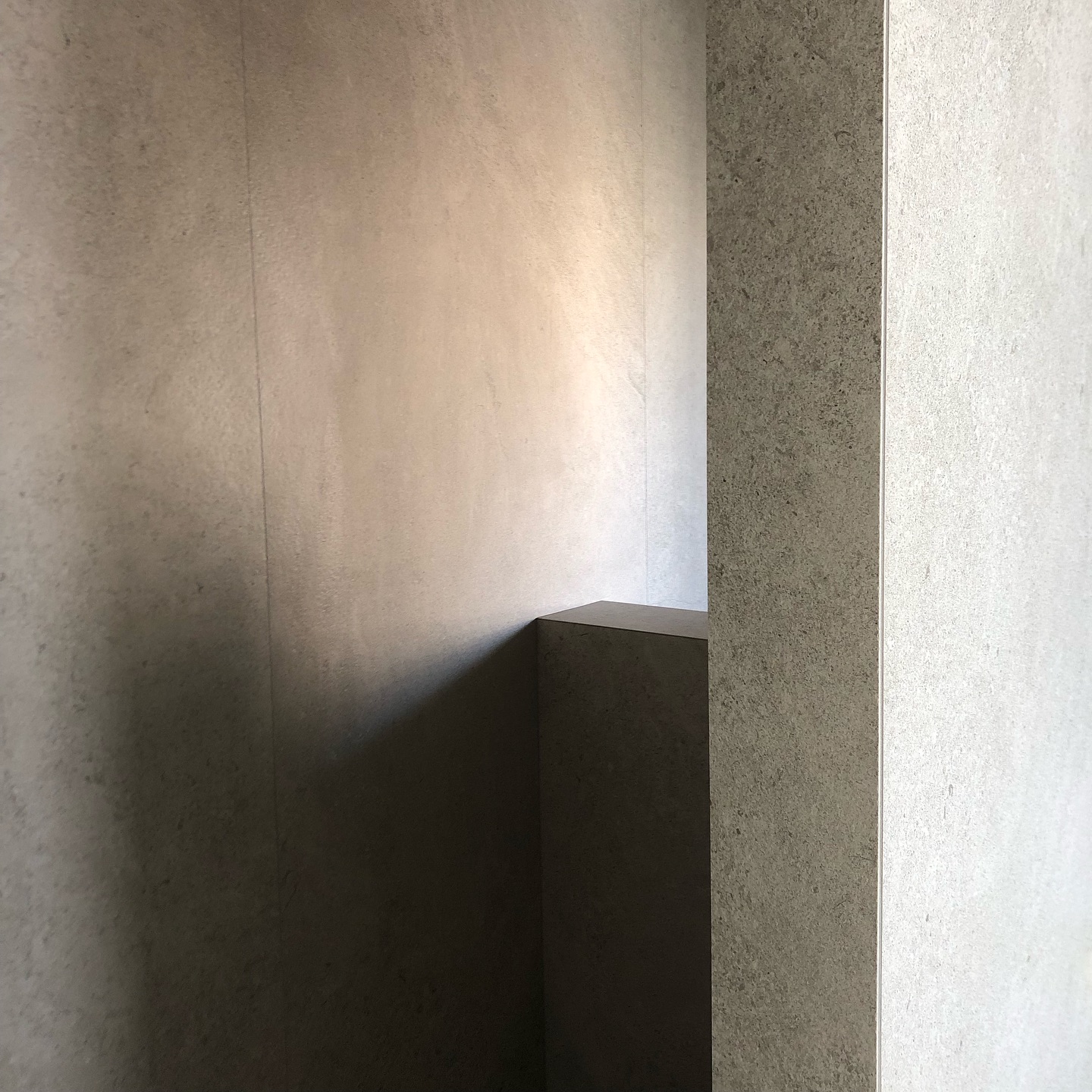 Materia, luz y detalle constructivo — 022